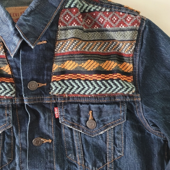Levis 90s Aztec Embroidered Denim Trucker‎ Jacket Mens Small Red Tab - Picture 3 of 14